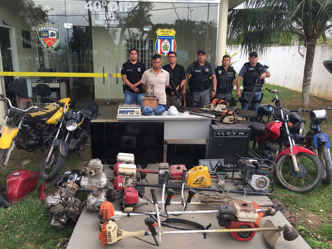 Homem é preso em flagrante por roubar objetos e trocar por droga no AM