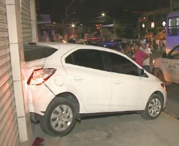 Sem saber dirigir, bandido rouba carro automático e morre em acidente