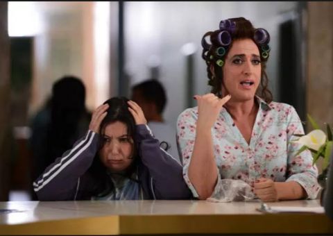 Atriz decide suspender peça para cuidar da mãe com câncer