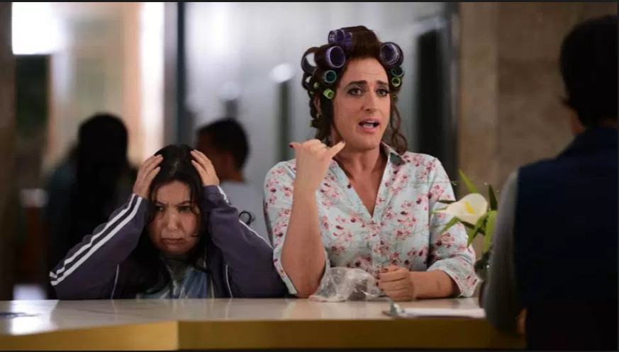 Atriz decide suspender peça para cuidar da mãe com câncer