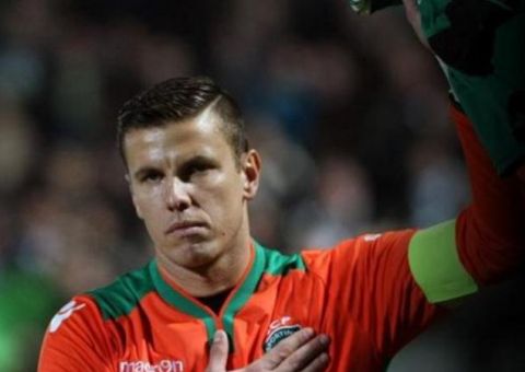 Goleiro explica por que deixou a Chape e rebate críticas na Web