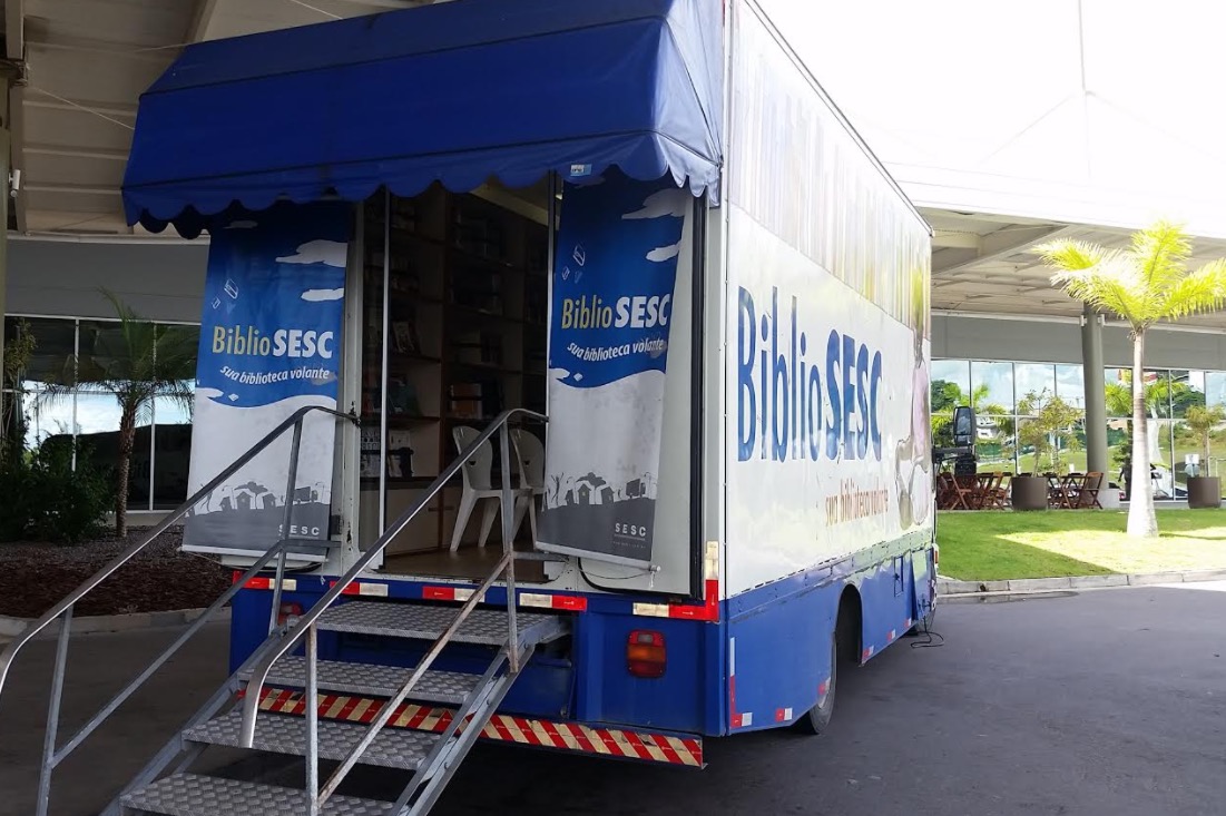 Biblioteca sobre rodas leva conhecimento a Zona Norte de Manaus