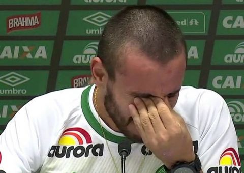 Emocionado Alan Ruschel diz que voltar a jogar em 6 meses