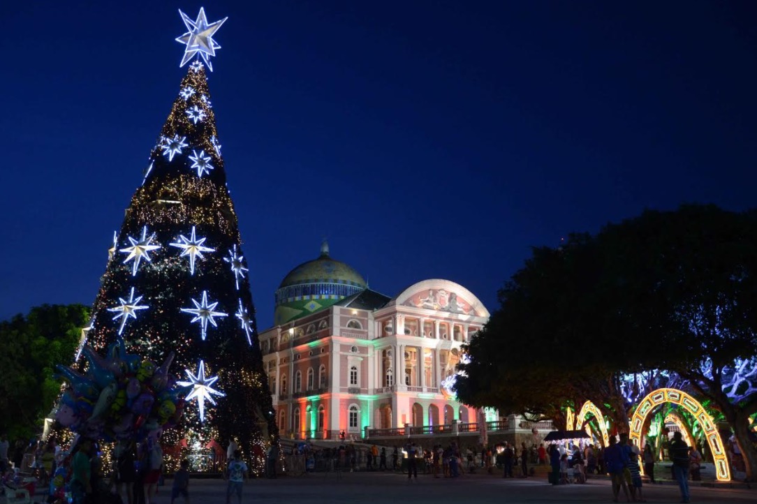 Artistas amazonenses celebram o Natal no Largo de São Sebastião