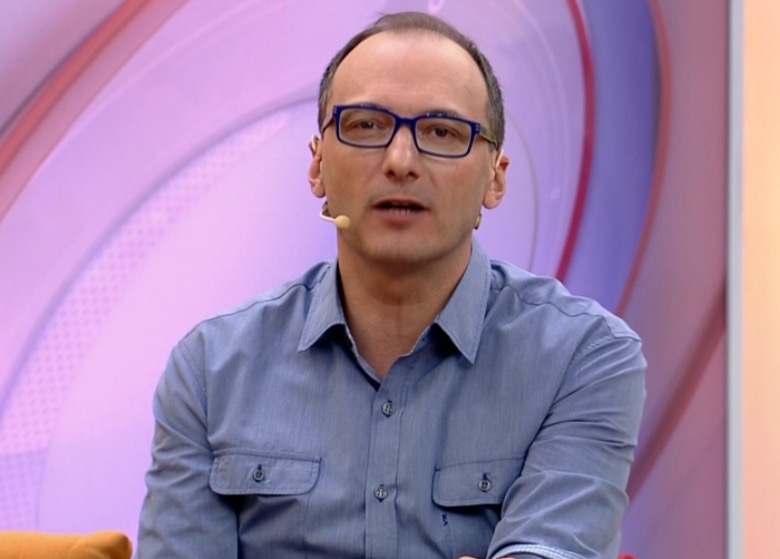 Britto Jr. posta foto enigmática e dá a entender retorno ao reality “A Fazenda”