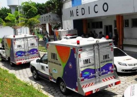 Em Manaus, menina é detida suspeita de matar o avô com golpe de faca