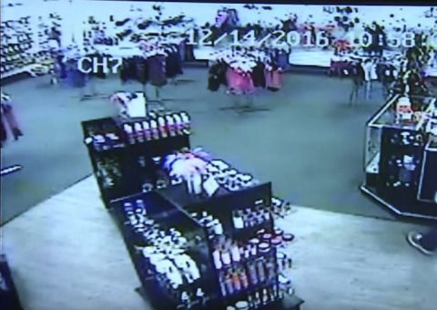 Funcionárias de sex shop impedem assalto com atitude peculiar