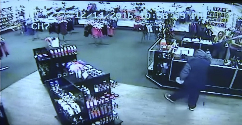 Funcionárias de sex shop impedem assalto com atitude peculiar