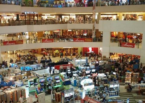 Mãe e filha são sequestradas dentro de estacionamento de shopping