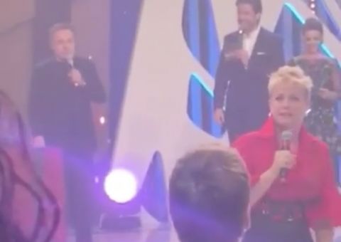 Xuxa deixa desavença de lado e brinca com Gugu em amigo oculto da Record