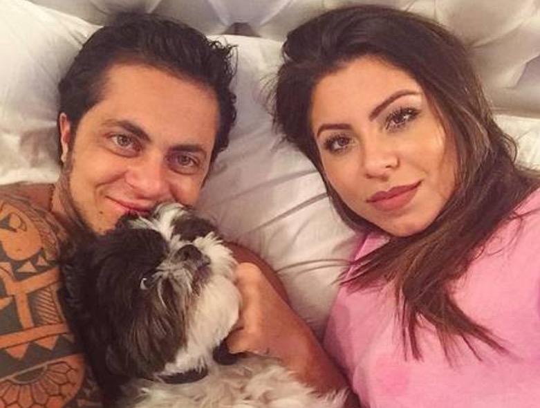 Thammy Miranda e Andressa Ferreira reatam namoro e são flagrados juntos em praia