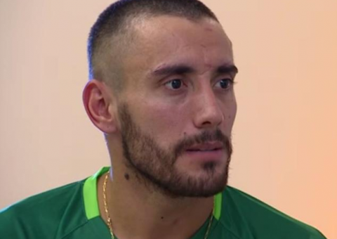 Emocionado, Alan Ruschel revela quem salvou sua vida no voo da Chapecoense