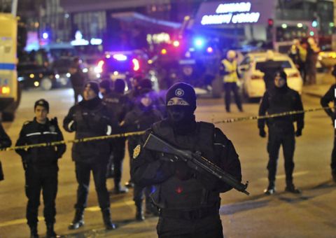 Homem é detido após disparar diante da embaixada dos EUA na Turquia