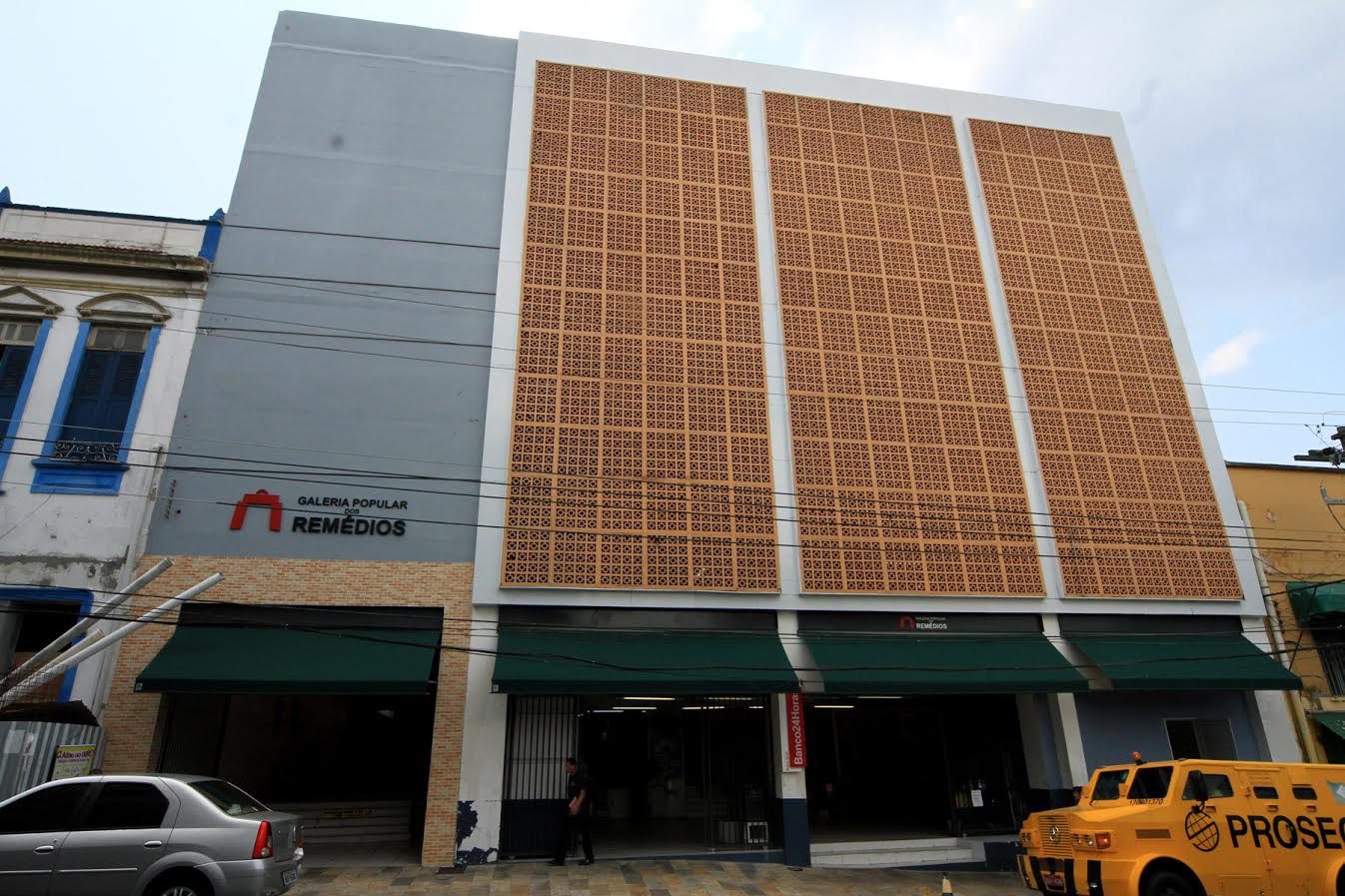 Exposição de Artes fecha dezembro festivo nas Galerias Populares