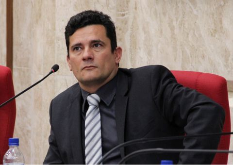 Moro manda soltar executivos da Odebrecht, menos um