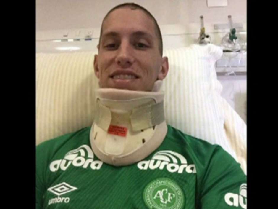 Goleiro da Chape passa por nova cirurgia nesta terça-feira