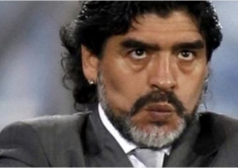 Suposta foto de Maradona com animal em extinção morto causa polêmica