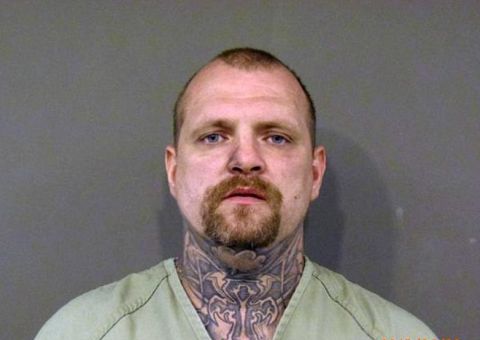 Homem ateia fogo em namorada após discussão 