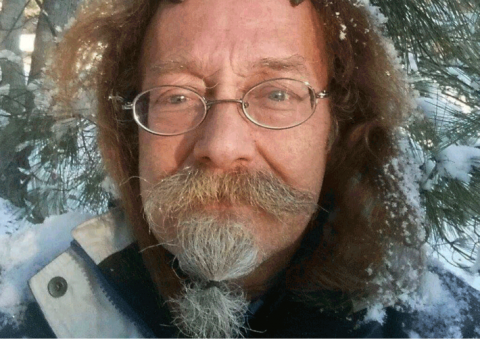 Homem consegue autorização para usar chifres em foto de carteira de motorista