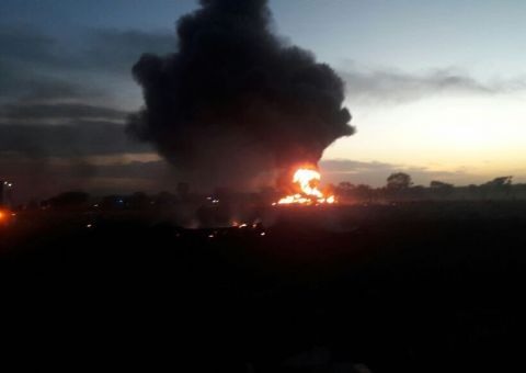 Avião de carga cai na Colômbia e deixa mortos 