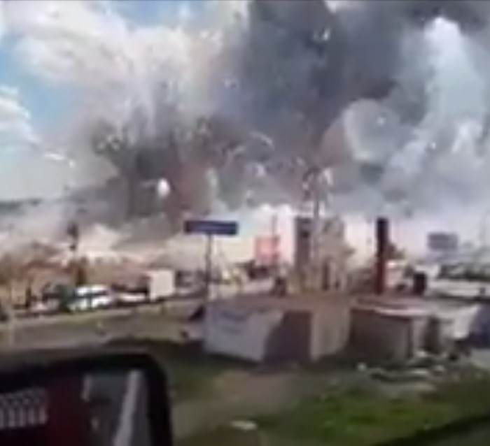 Explosão em mercado de fogos de artifício deixam mortos e feridos no México