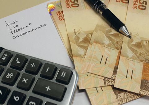 Pesquisa do IBGE aponta menor variação da inflação para dezembro em 18 anos