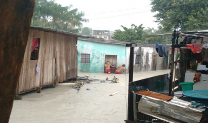Chuva causa desabamentos e transtornos em Manaus