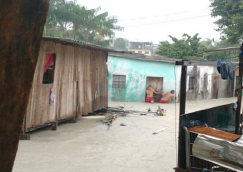 Chuva causa desabamentos e transtornos em Manaus