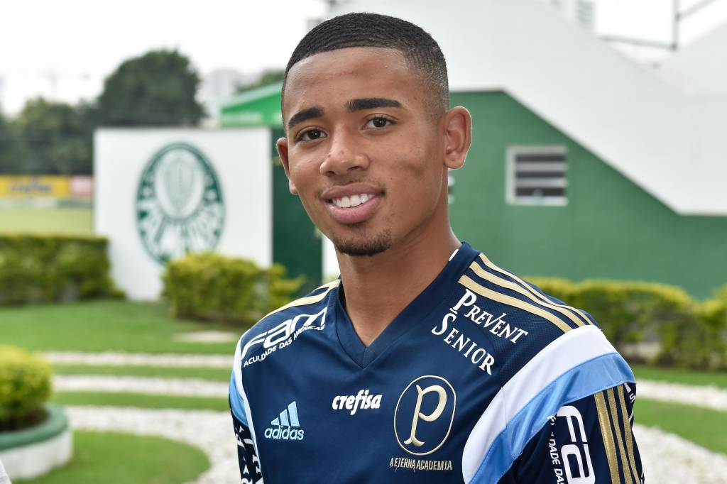 Gabriel de Jesus é um dos 100 melhores jogadores do mundo, segundo jornal inglês