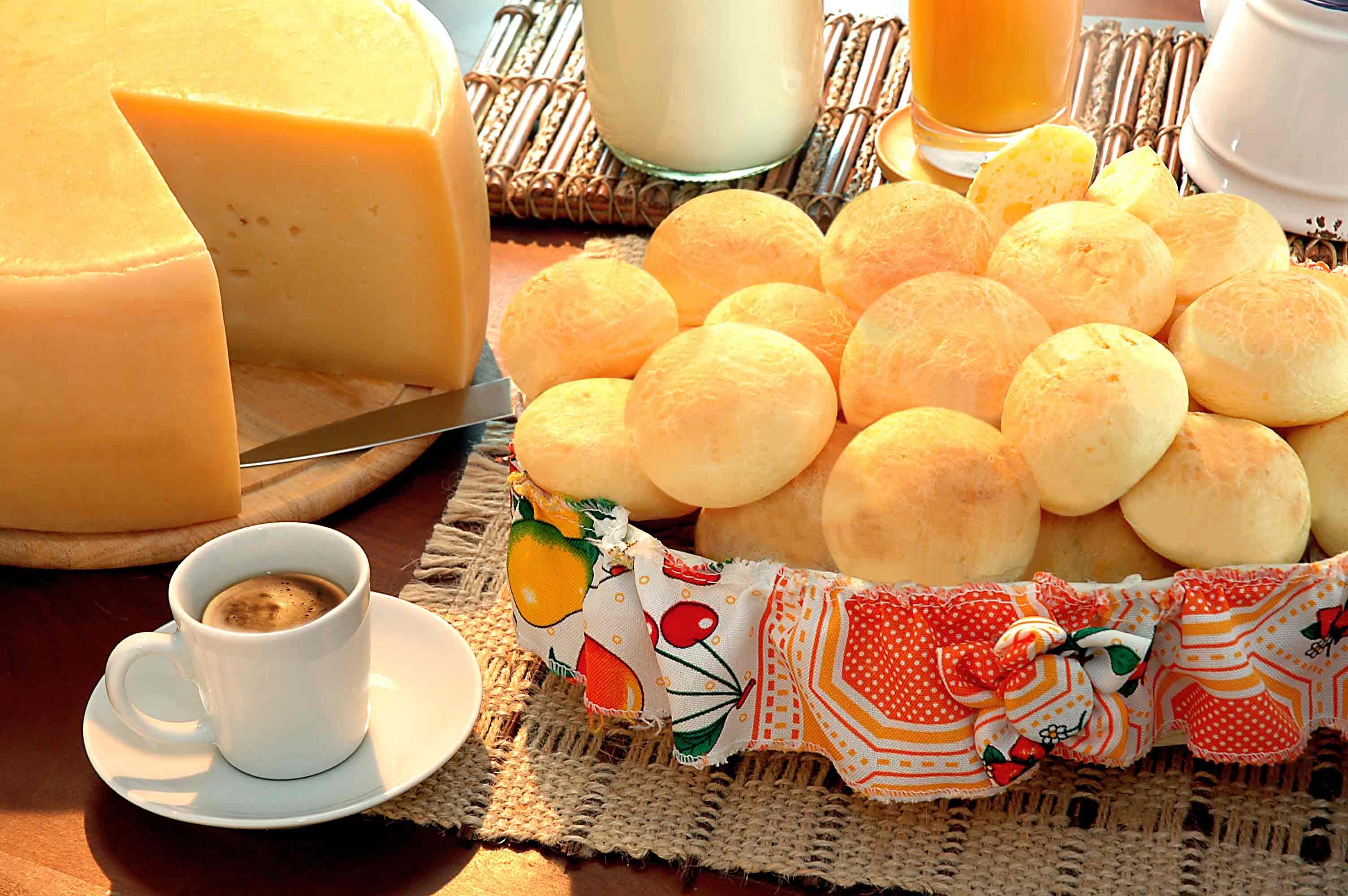 Como preparar pão de queijo light em casa
