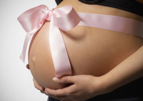 Dormir pouco na gestação pode causar doenças no bebê, aponta estudo