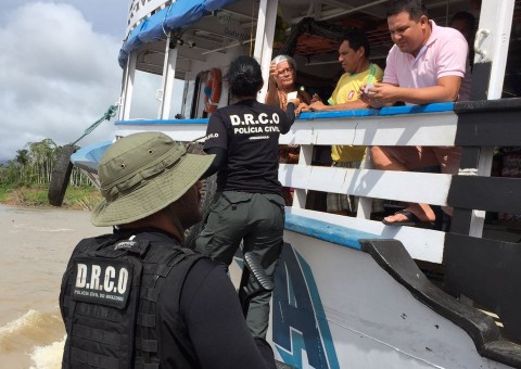 Polícia Civil promove ação no Rio Solimões para reforçar buscas pelo delegado Thyago Garcez