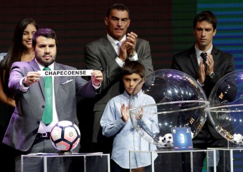 Chape se prepara para fazer até 91 partidas em 2017