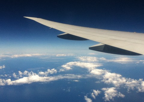 Companhias aéreas são multadas por jogar fezes de passageiros durante voos