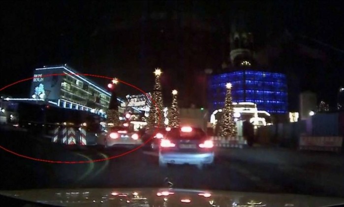 Vídeo mostra momento de atentado com caminhão em Berlim  