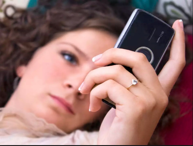 Excesso de Facebook no Natal deixa pessoas deprimidas, diz pesquisa