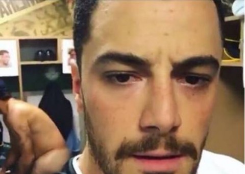 Felipe Tito posta vídeo e homem nu aparece ao fundo