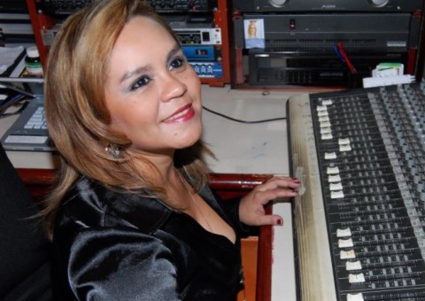 Pizzaria Sapore apresenta Noite de  Louvor com Nete Lima