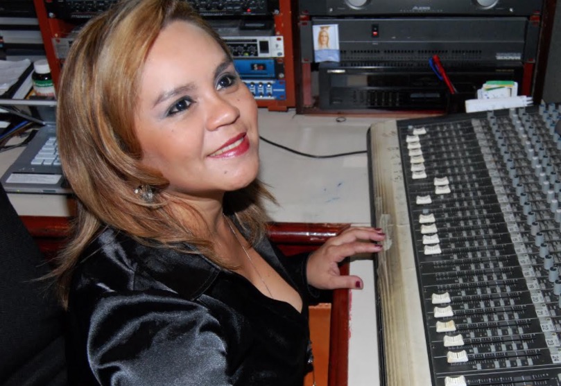 Pizzaria Sapore apresenta Noite de  Louvor com Nete Lima