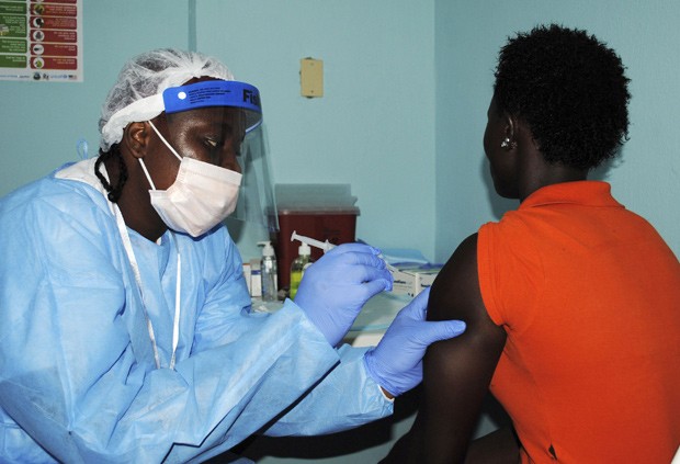 Vacina contra Ebola é aprovada por cientistas