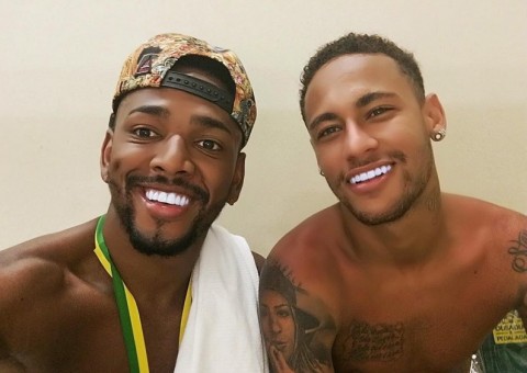 Nego do Borel posa com Neymar e algo chama atenção