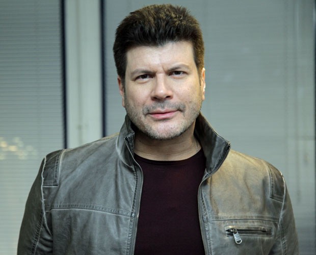 Paulo Ricardo é flagrado assistindo filme pornô em aeroporto