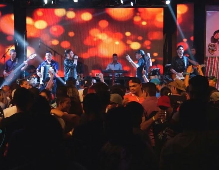 Festa no João de Barro agita a véspera de Natal em Manaus