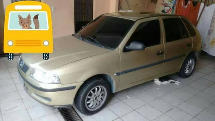 Trio aborda motorista e rouba carro em Manaus