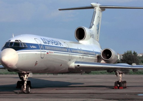 Avião militar cai no mar com 92 pessoas a bordo 