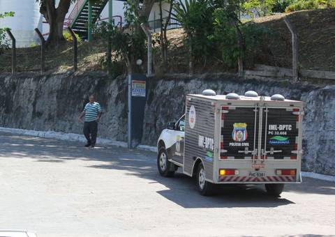 Homem morre após ser atropelado na Estrada da Ponta Negra