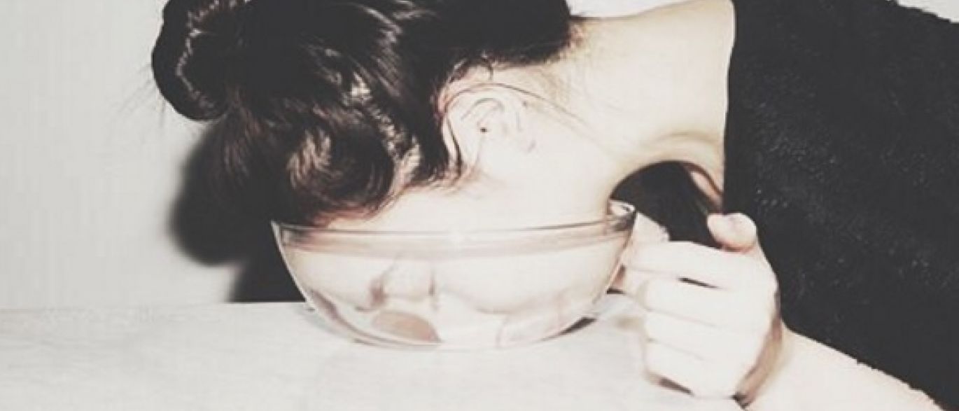  Técnica  coreana bizarra promete fazer sua maquiagem durar mais tempo