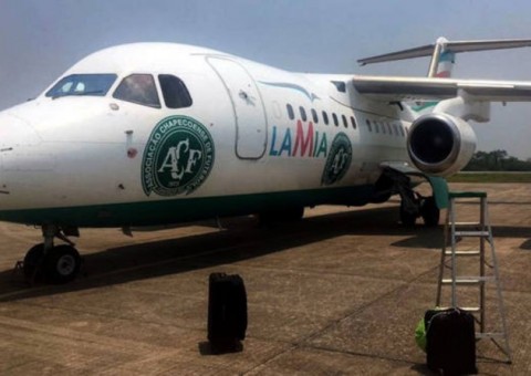 Avião da Chapecoense tinha excesso de peso e plano de voo irregular, dizem autoridades colombianas