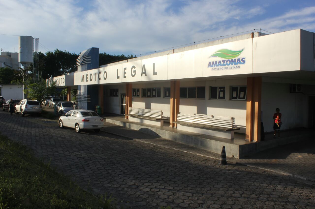 Homem sai para passear e é assassinado a tiros em Manaus