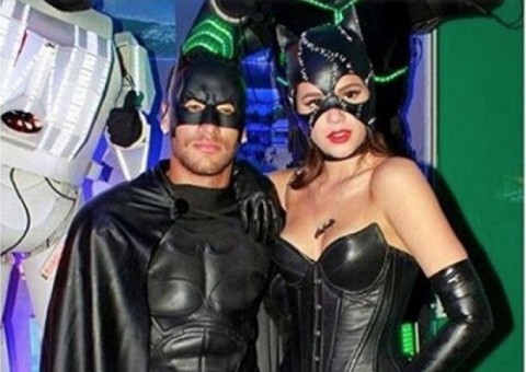 Bruna Marquezine e Neymar são flagrados em passeio de jet ski